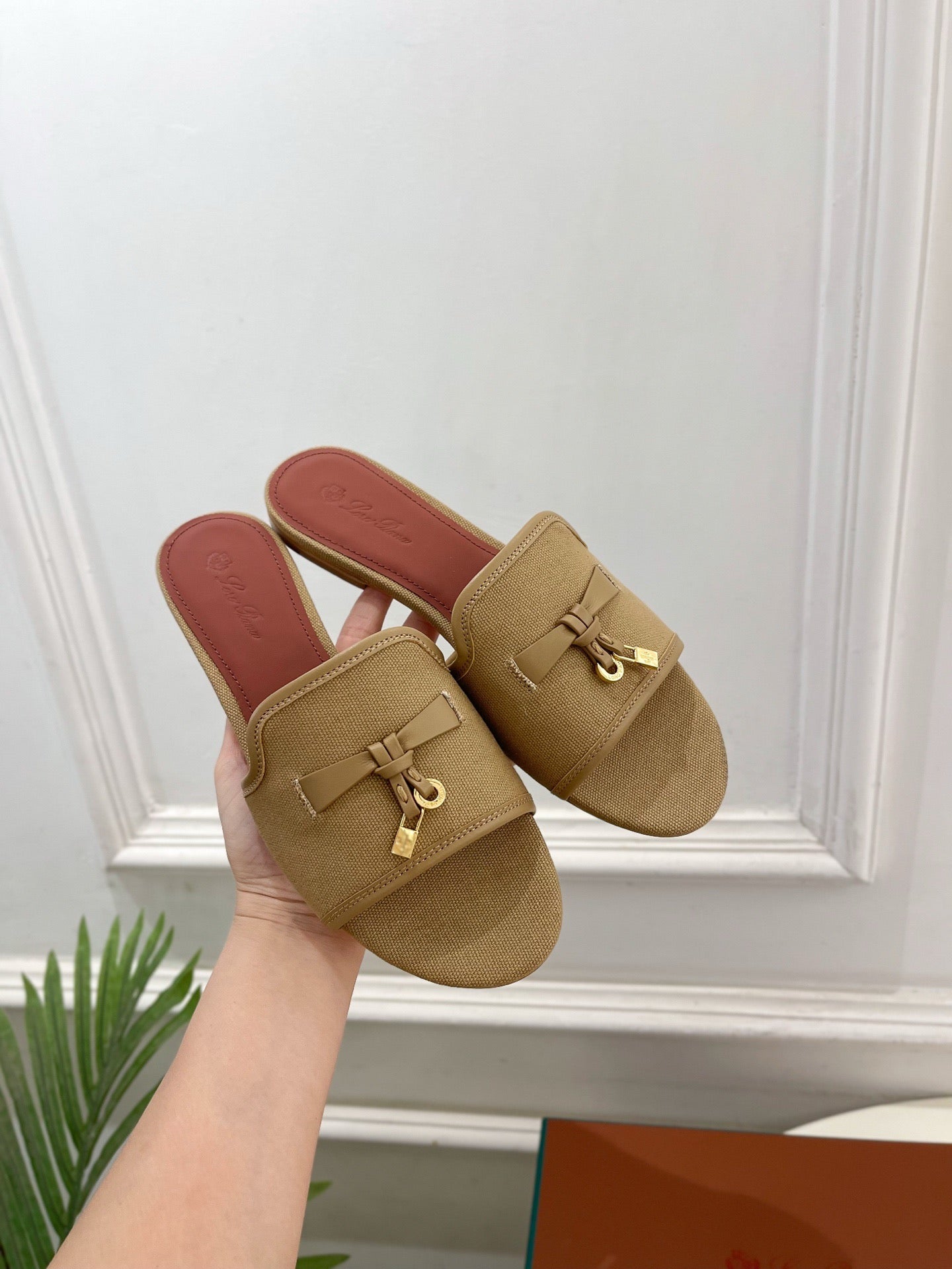 LP Sandals