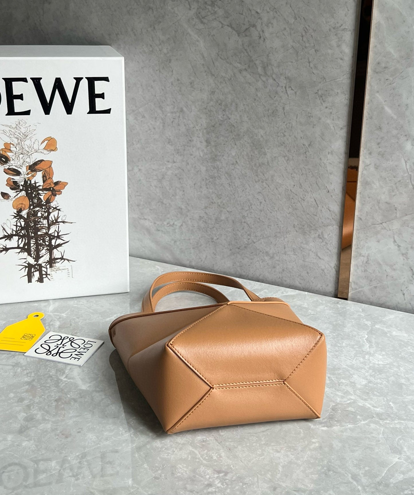 Loewe Puzzle Fold Tote Bag(20x16.5x9.5cm)