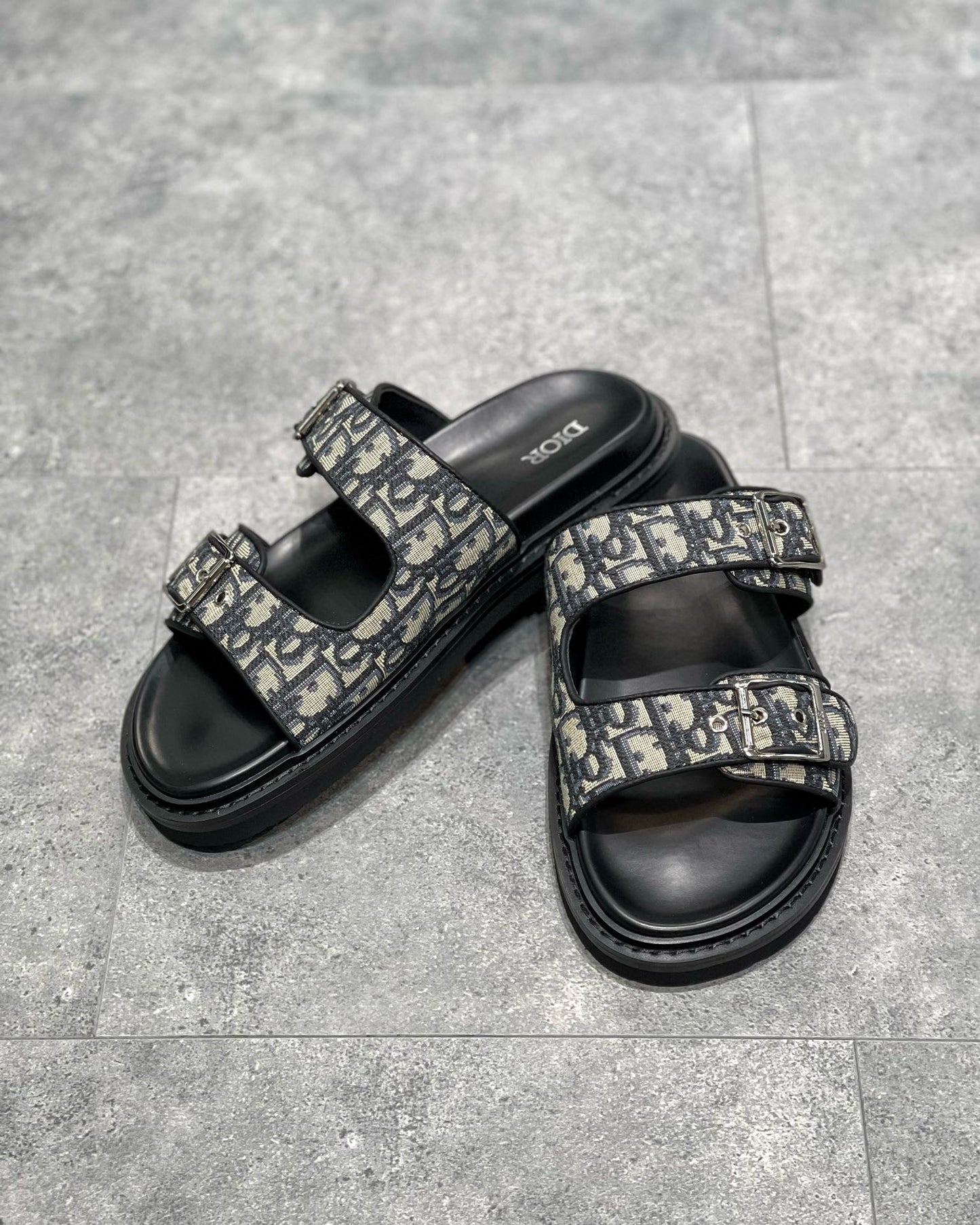 CD SANDALS