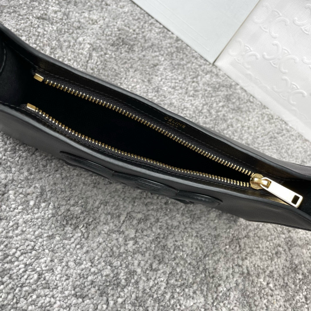 Celine Triomphe Hobo