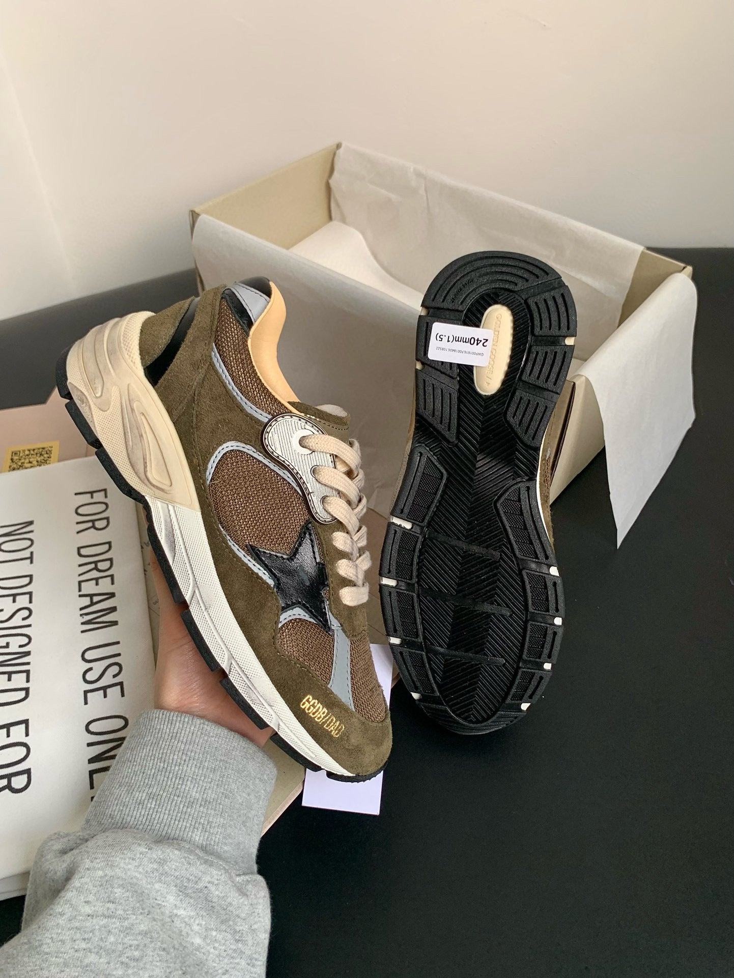 Golden Goose Sneaker