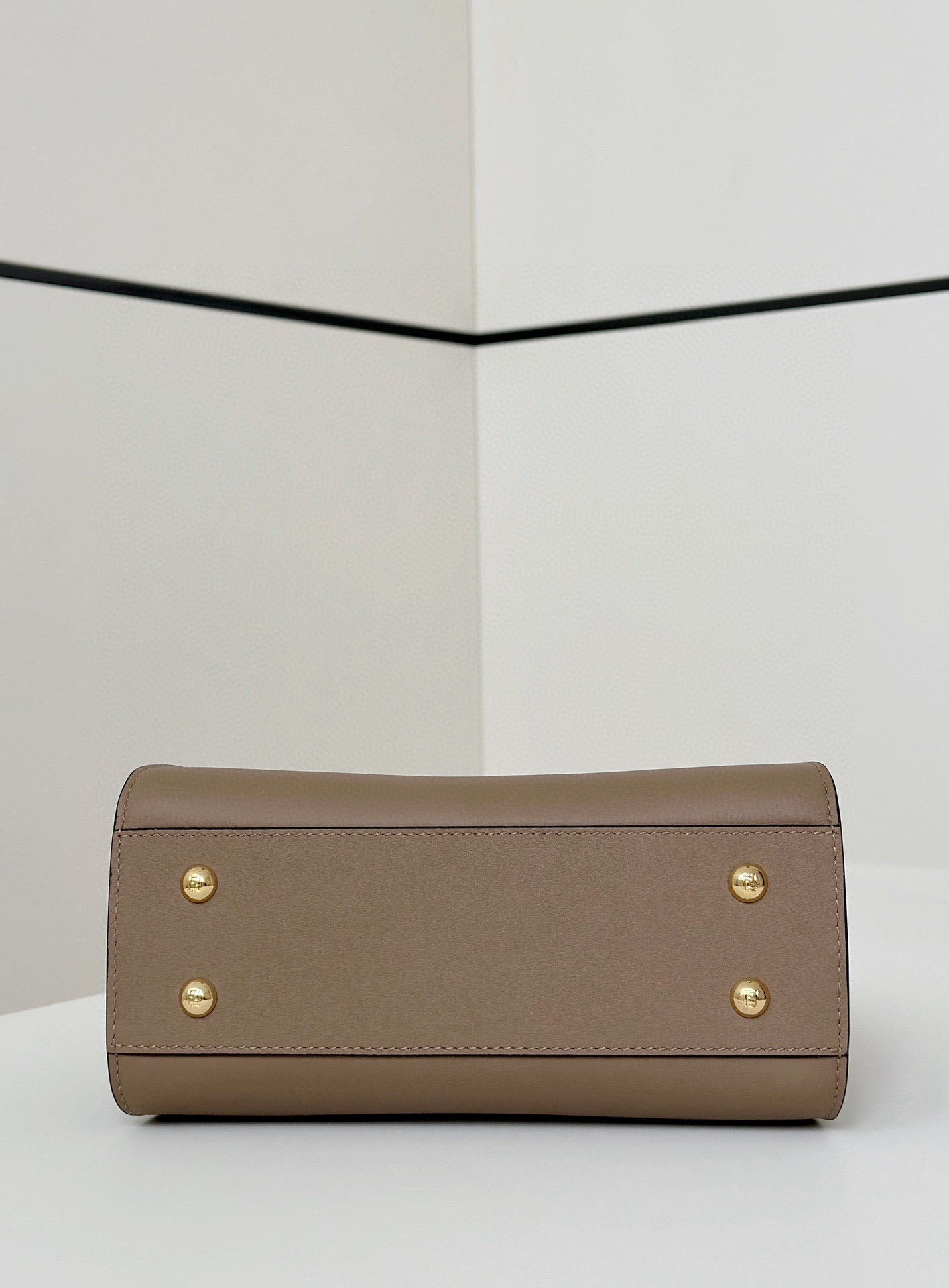Fendi Peekaboo Bag (23x12x19 cm)