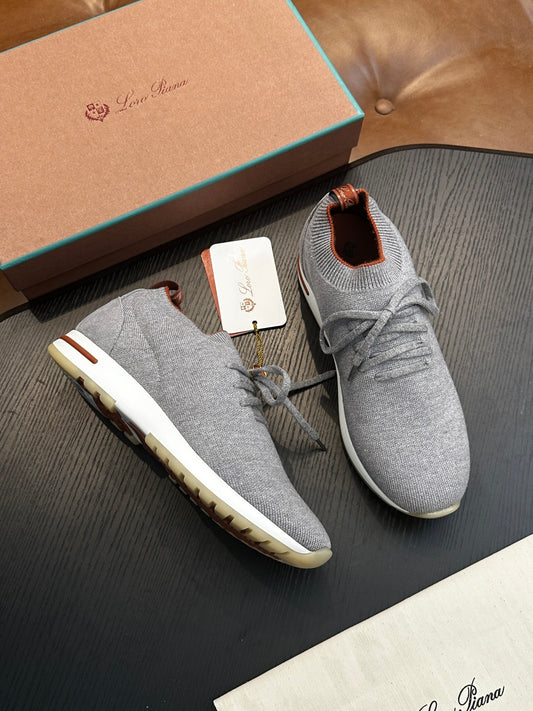 LP Sneakers