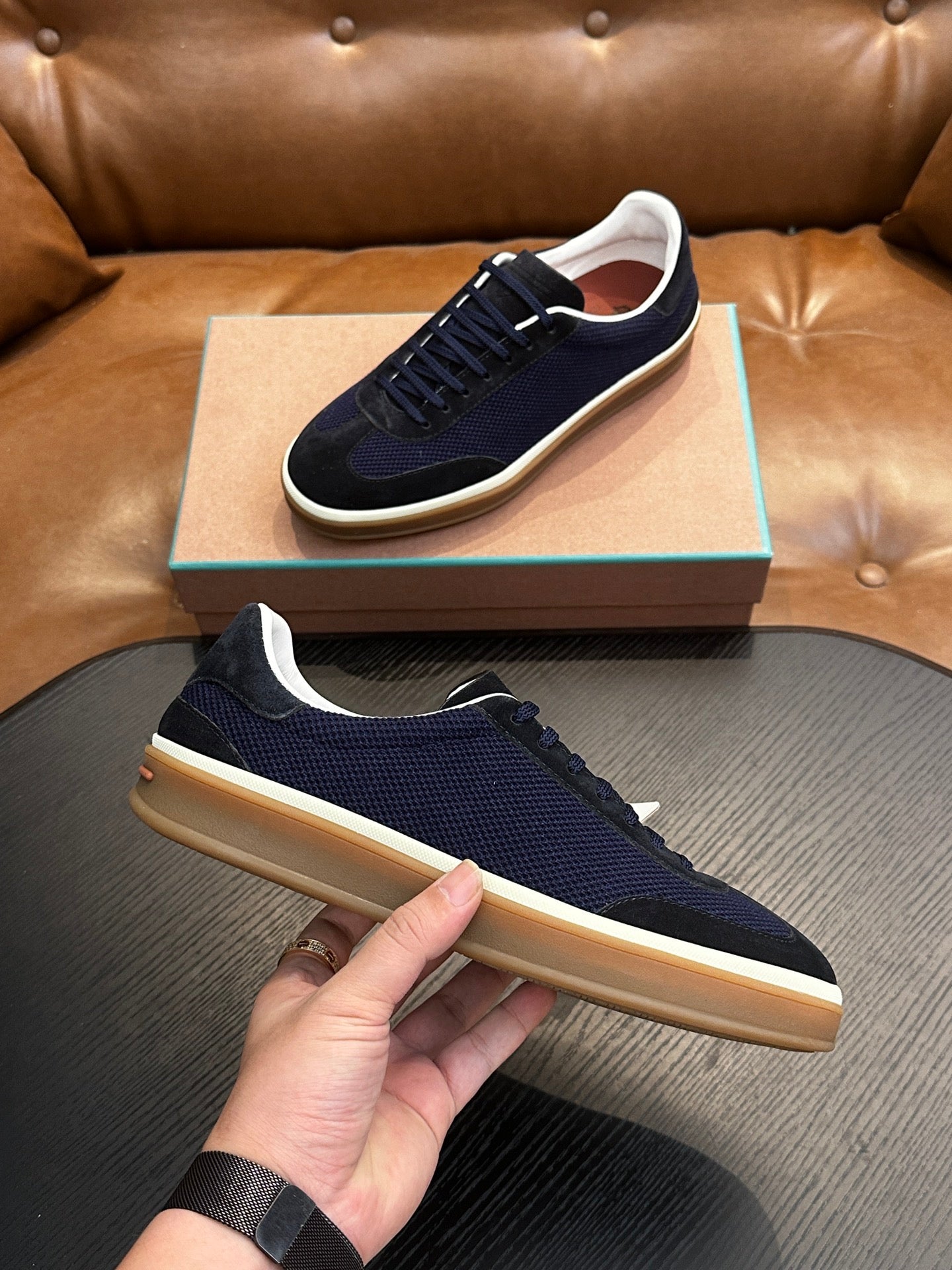 LP Sneakers