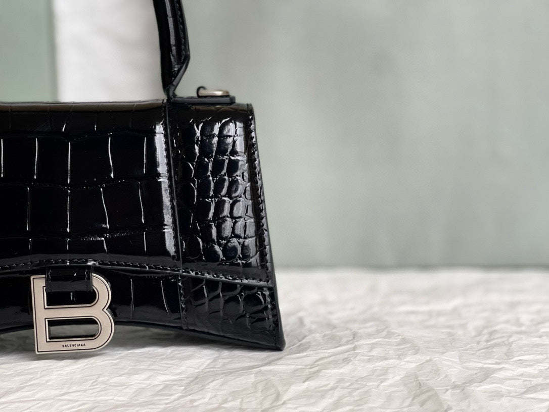 BLCG Hourglass Crocodile Top-handle Handbag
(19x8x21cm)