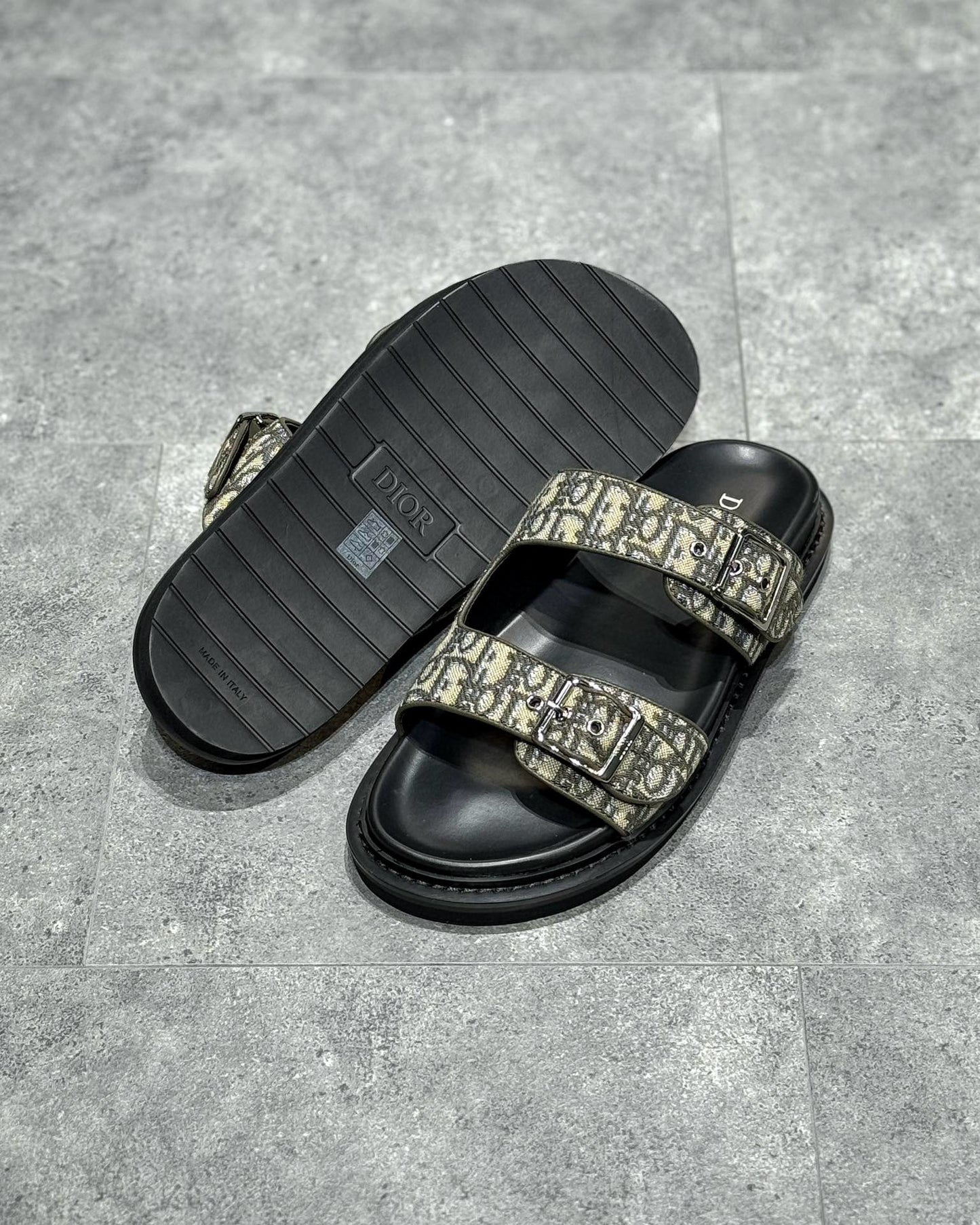 CD SANDALS