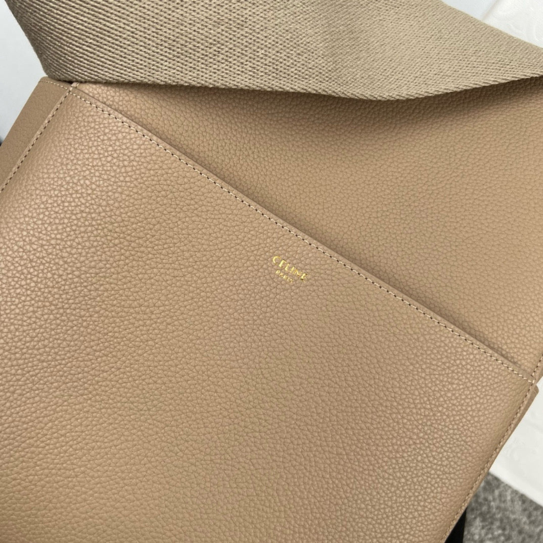 Celine Sangle Bucket