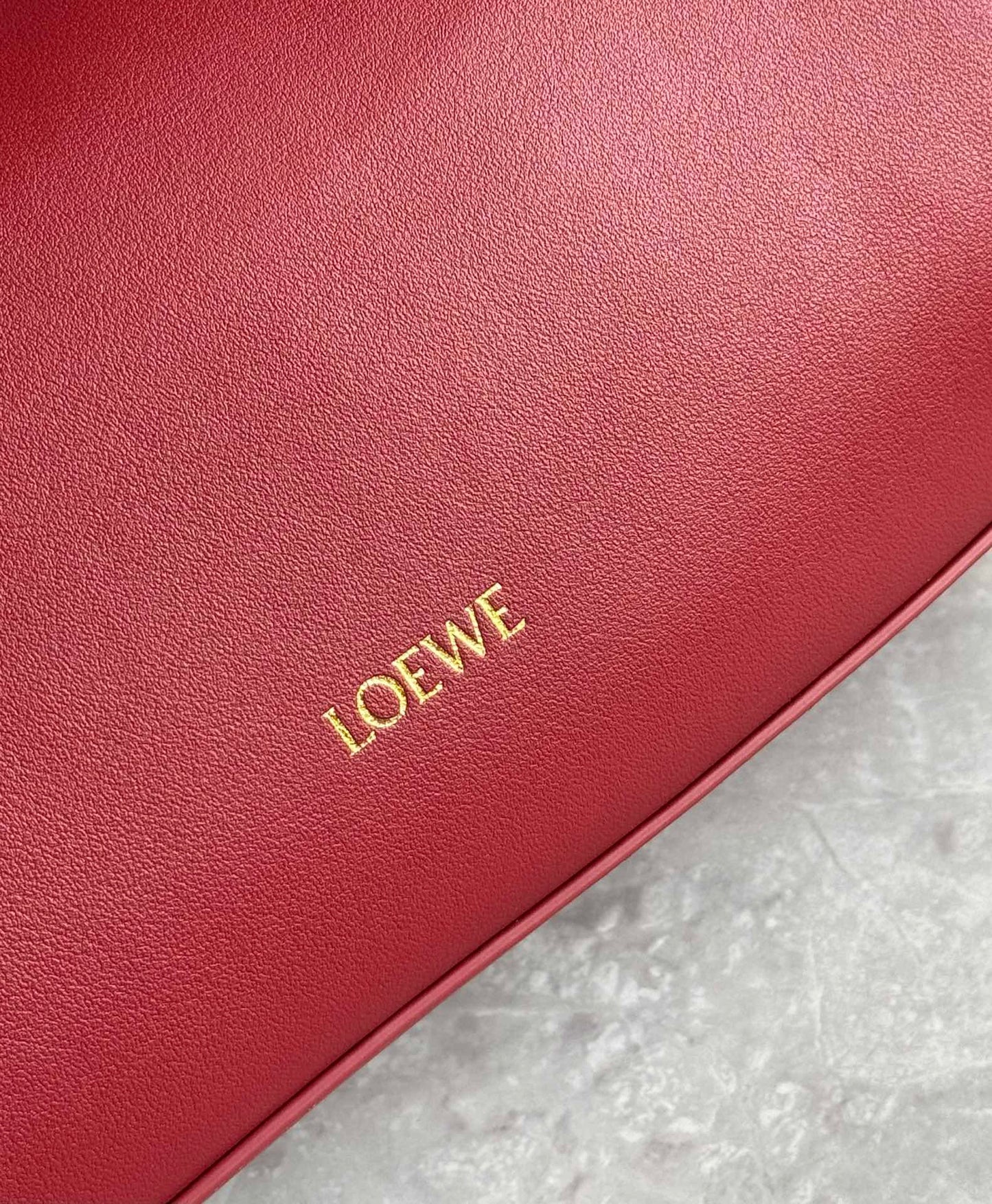 Loewe Madrid Handle Bag(23.5x10x19cm)