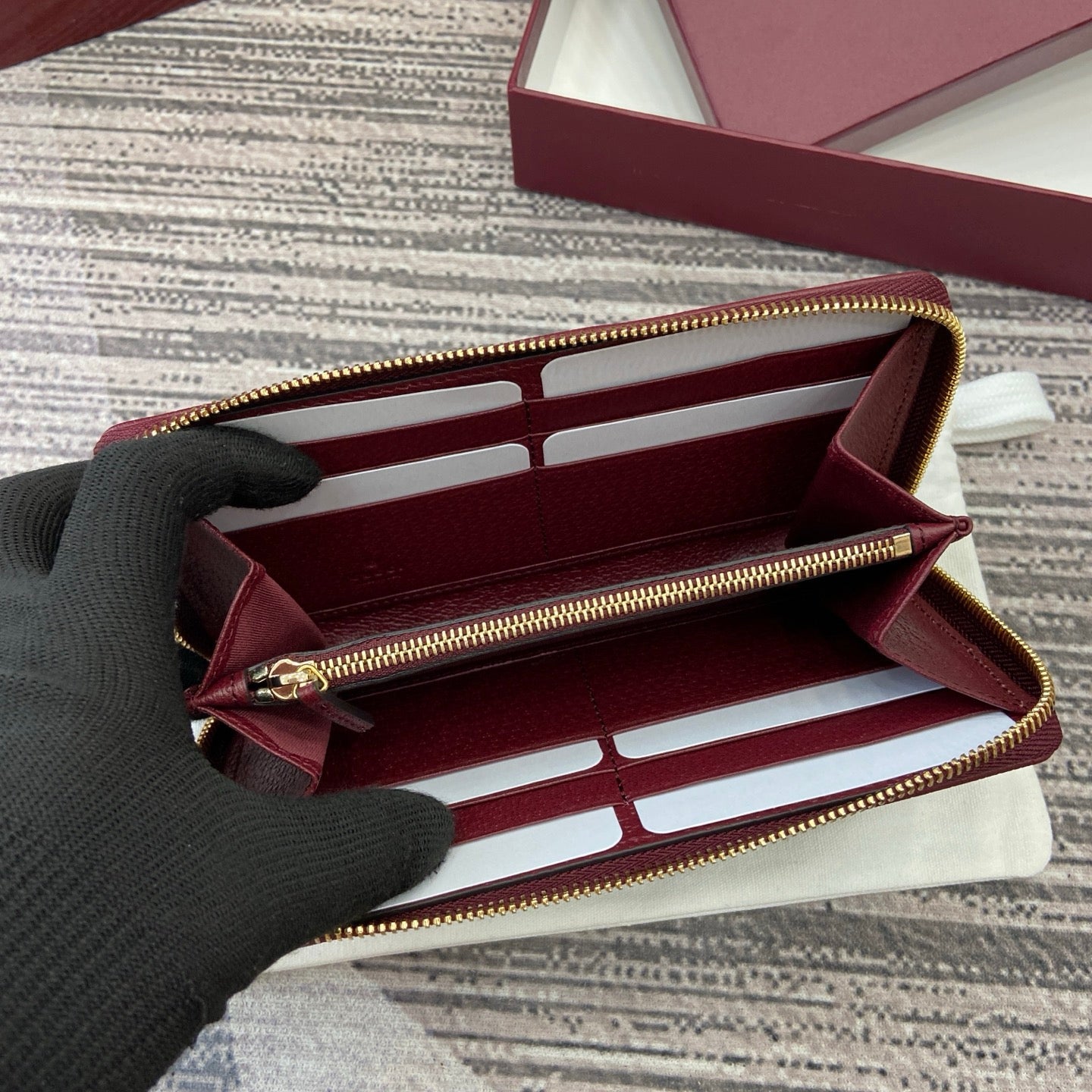 Gucci Long Zipped Wallet