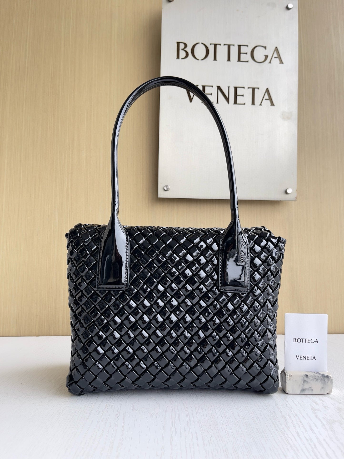 BV Nappa Intrecciato Patti Handbag 26x13x20.5cm