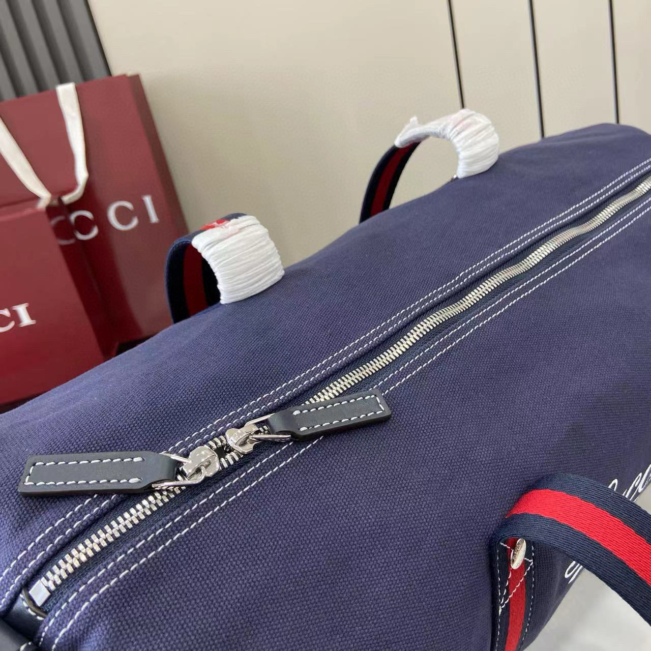 Gucci Duffle Bag 54x24x24CM