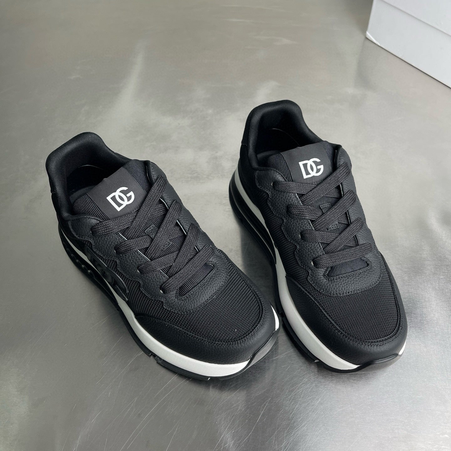 DG Sneakers