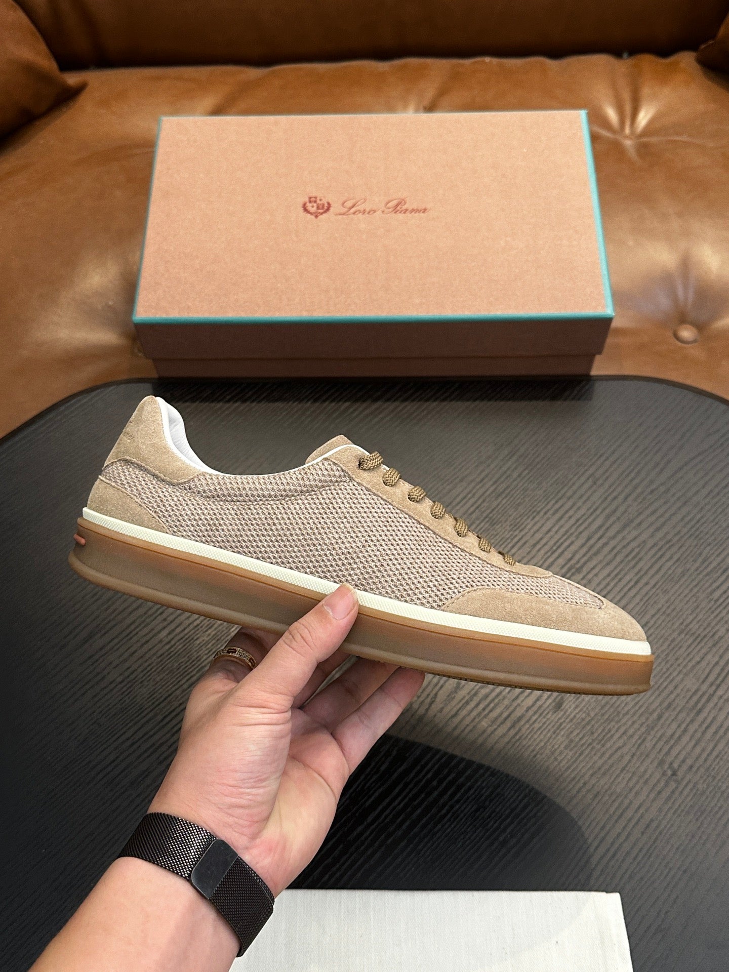 LP Sneakers