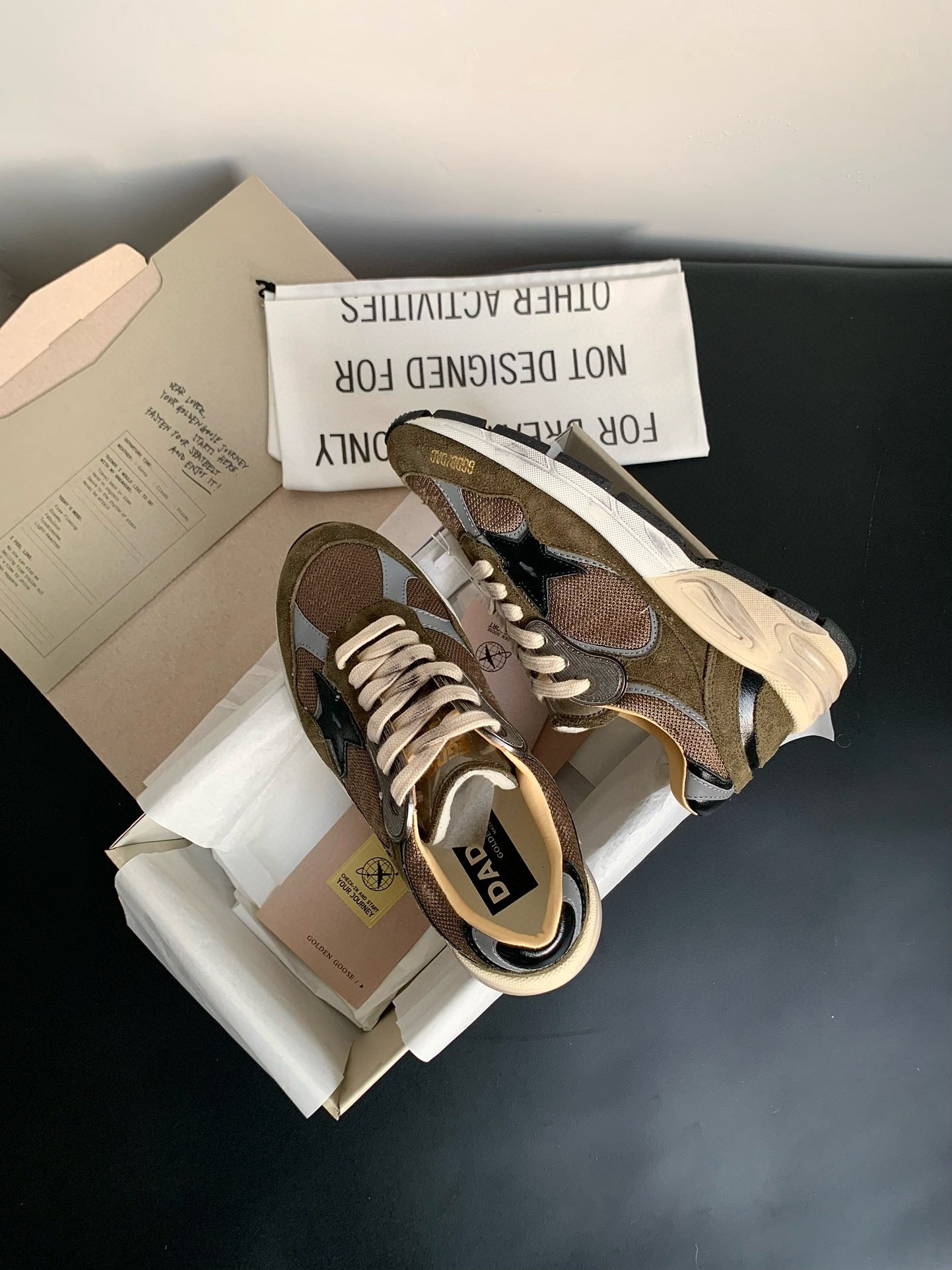 Golden Goose Sneaker