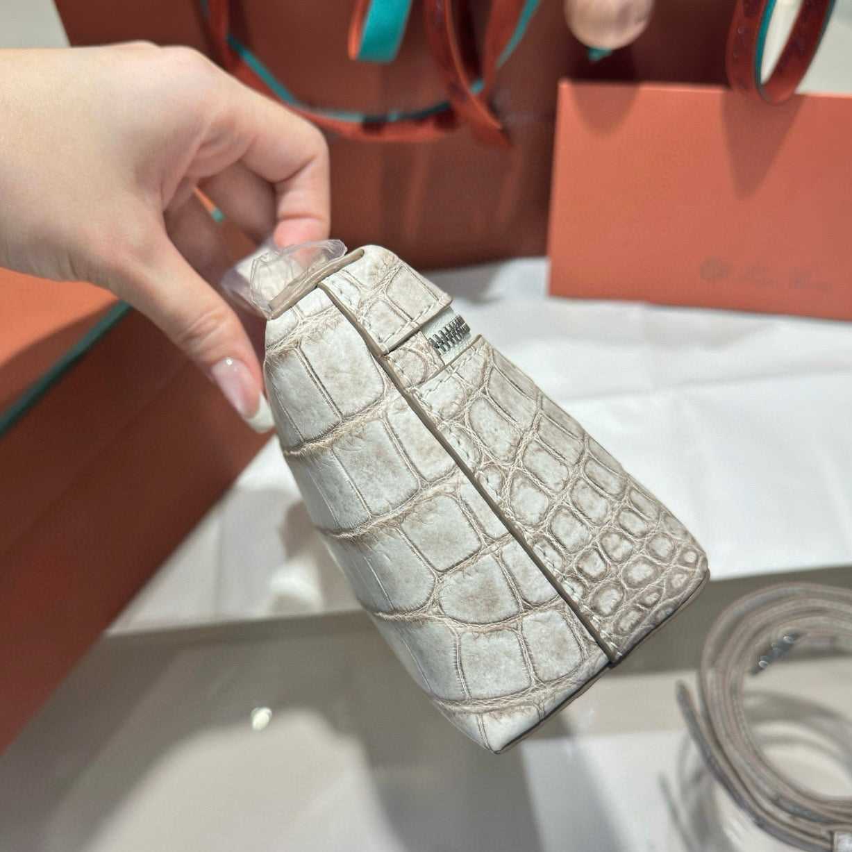 LP Extra Pocket L19 Handbag