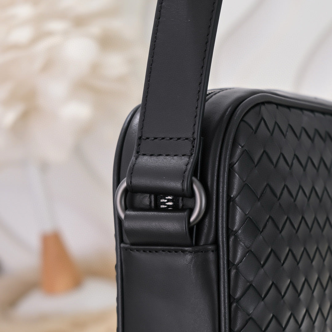 BV Cross Body Bag 25.27.6CM