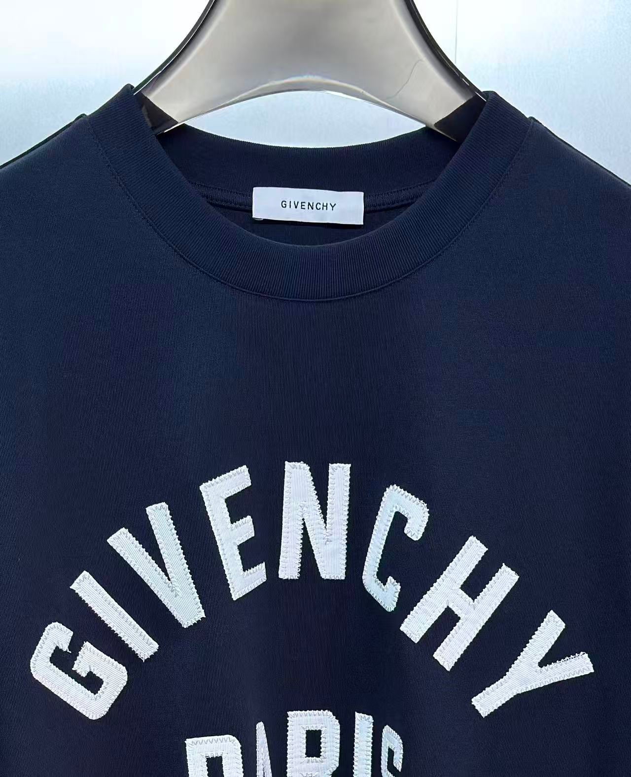 Givenchy T-Shirt