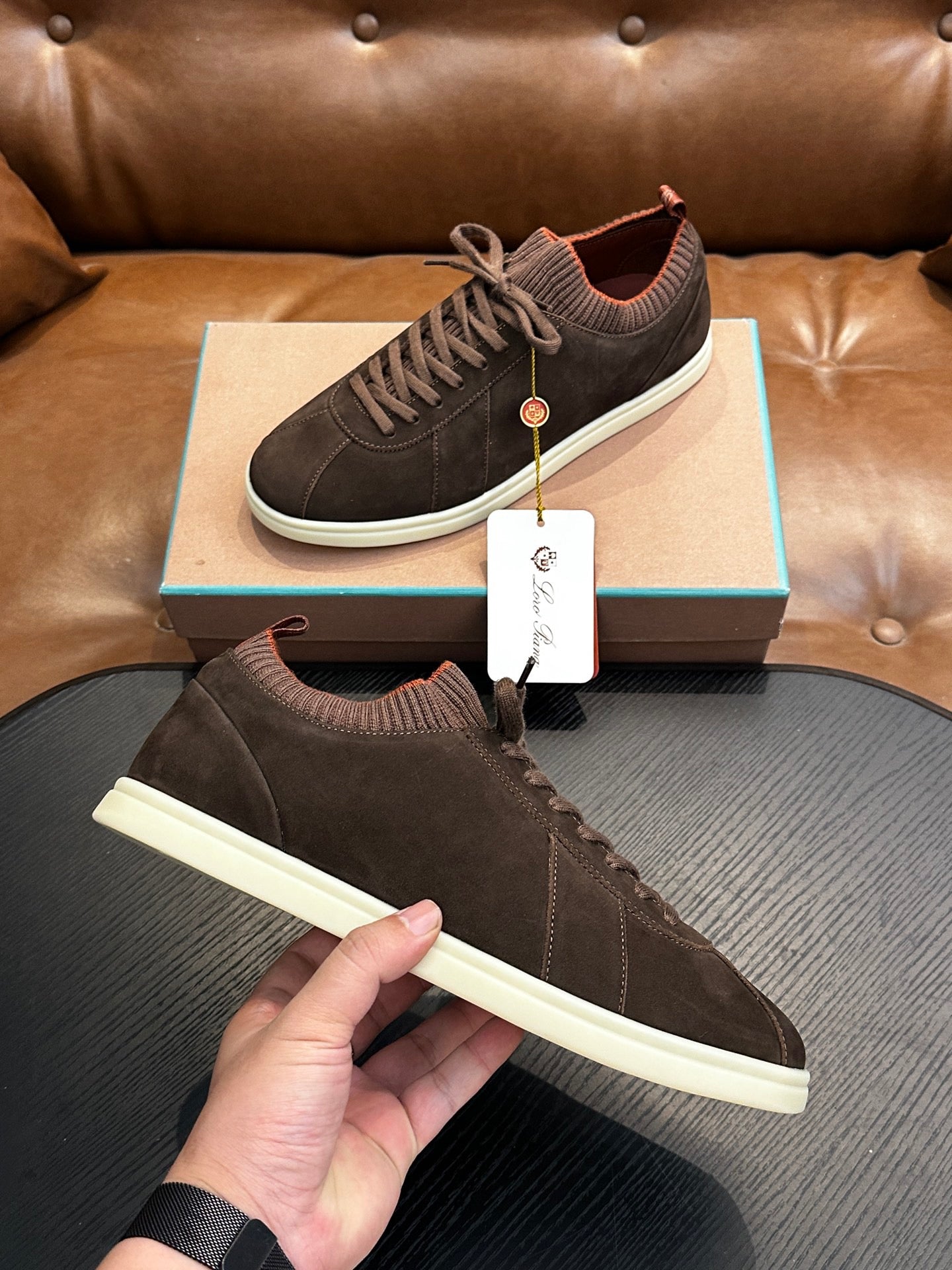 LP Sneakers