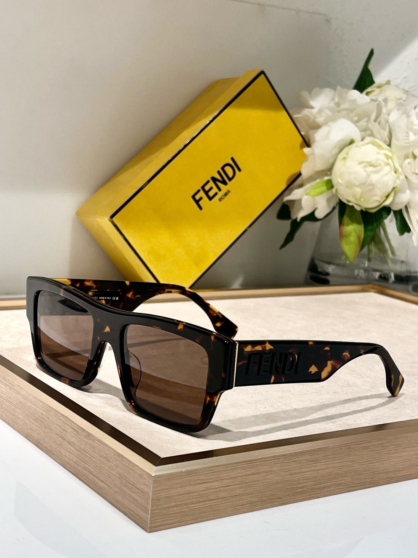 gafas de sol fendi