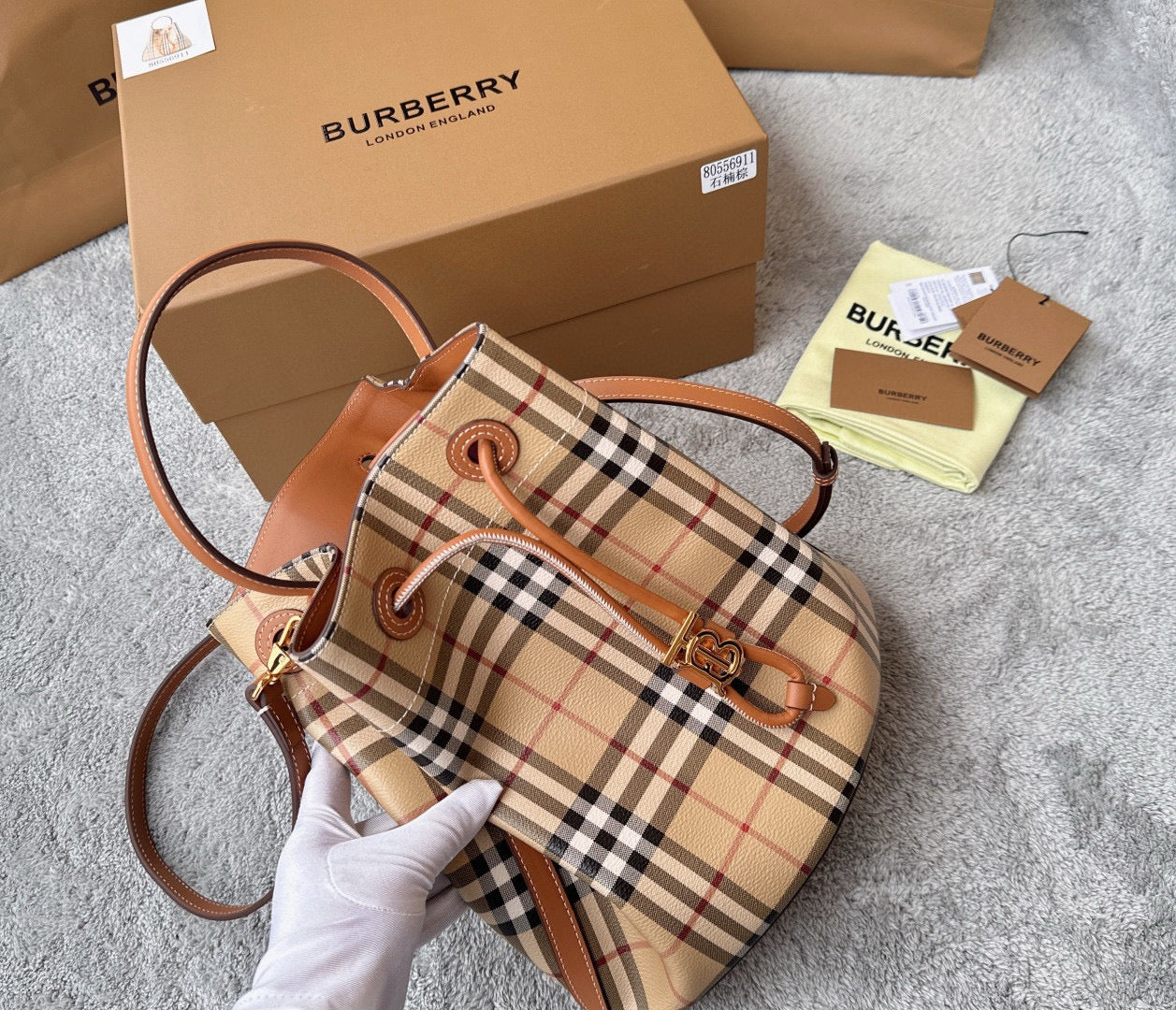 Burberry London Mini Bucket Bag(16CM*26CM*26CM)