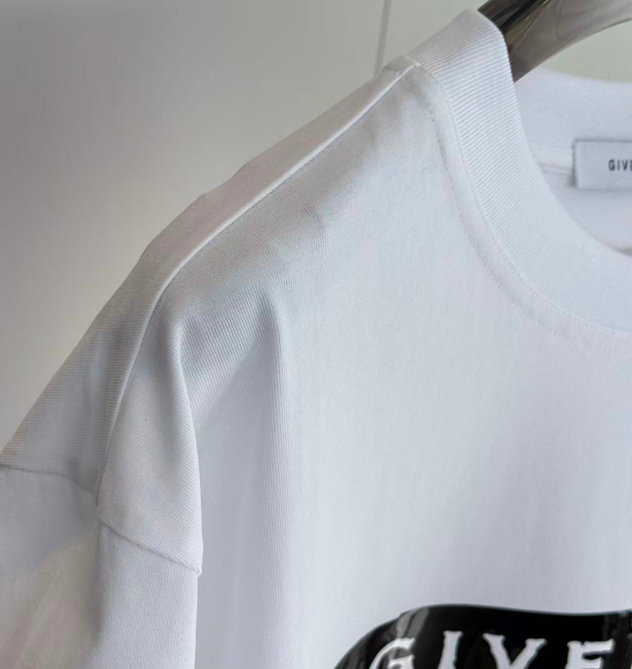 Givenchy T-Shirt