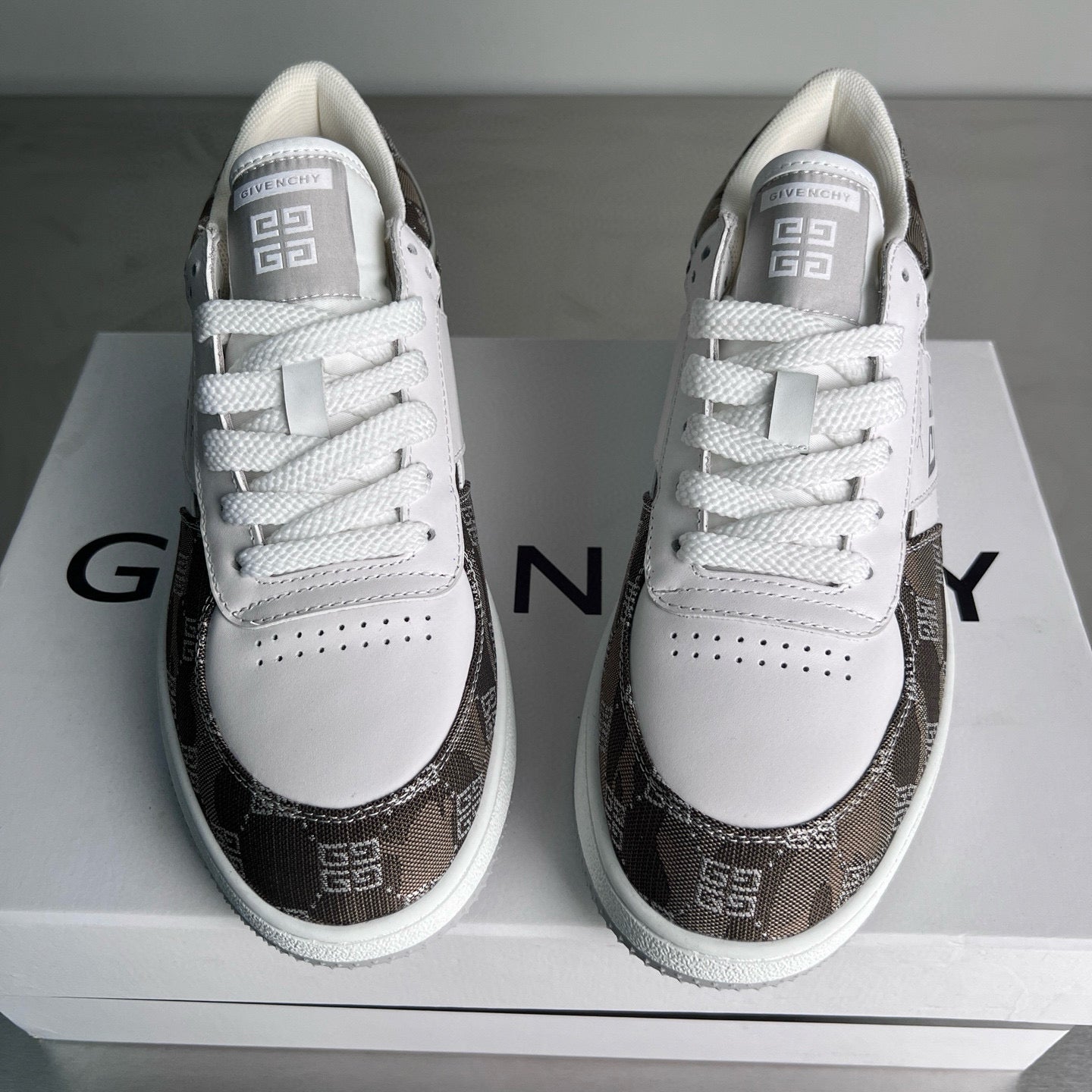 Givenchy Sneakers