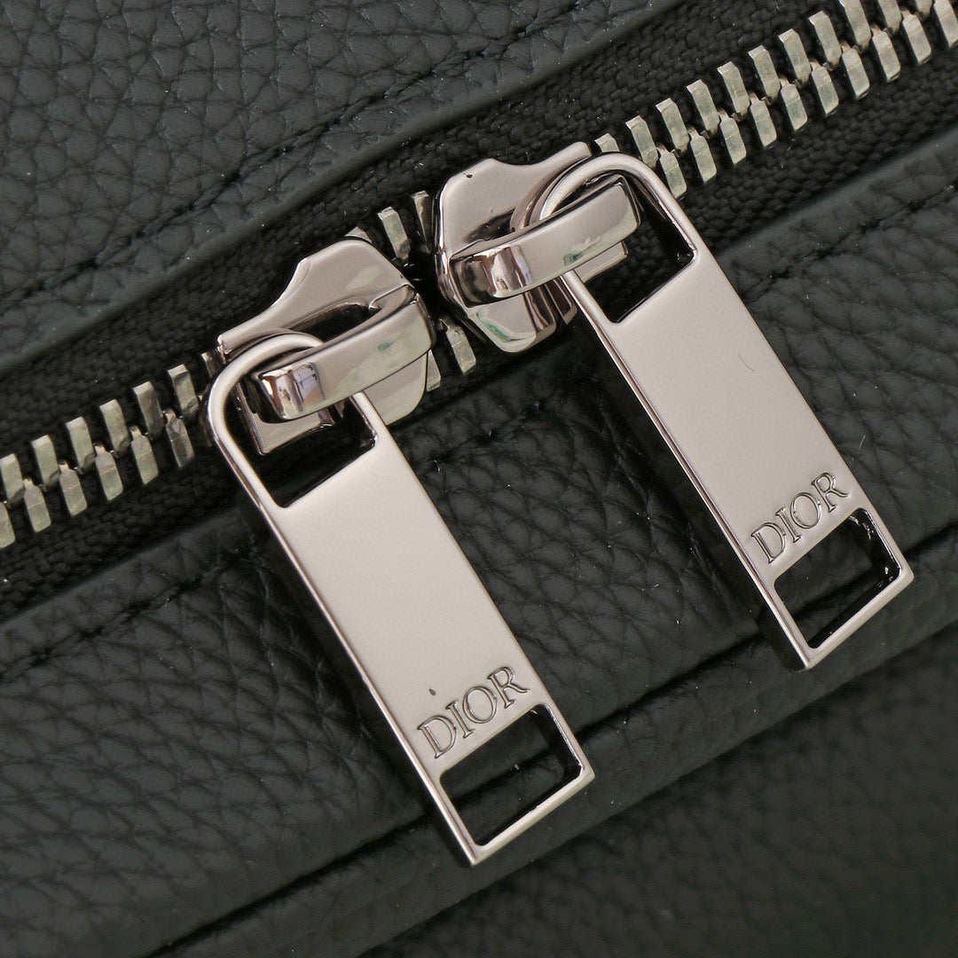Dior Rider 2.0 Zipped Messenger Bag