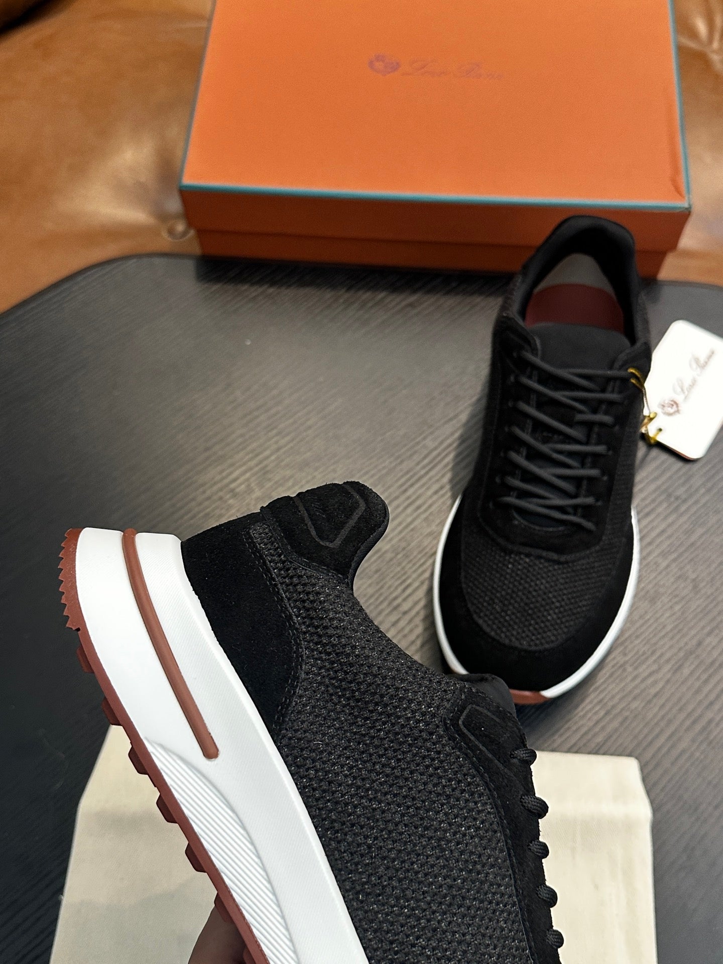 LP Sneakers