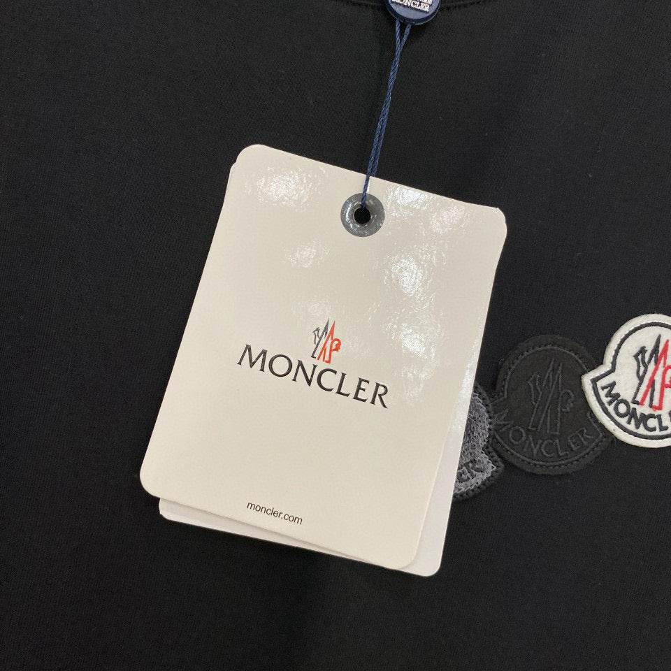 Moncler T-shirt