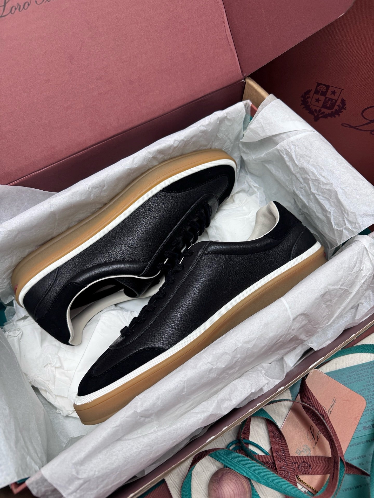 LP Sneaker
