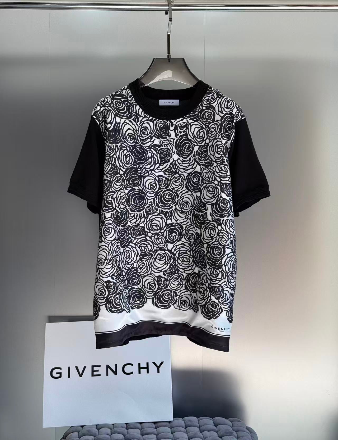 Givenchy T-Shirt