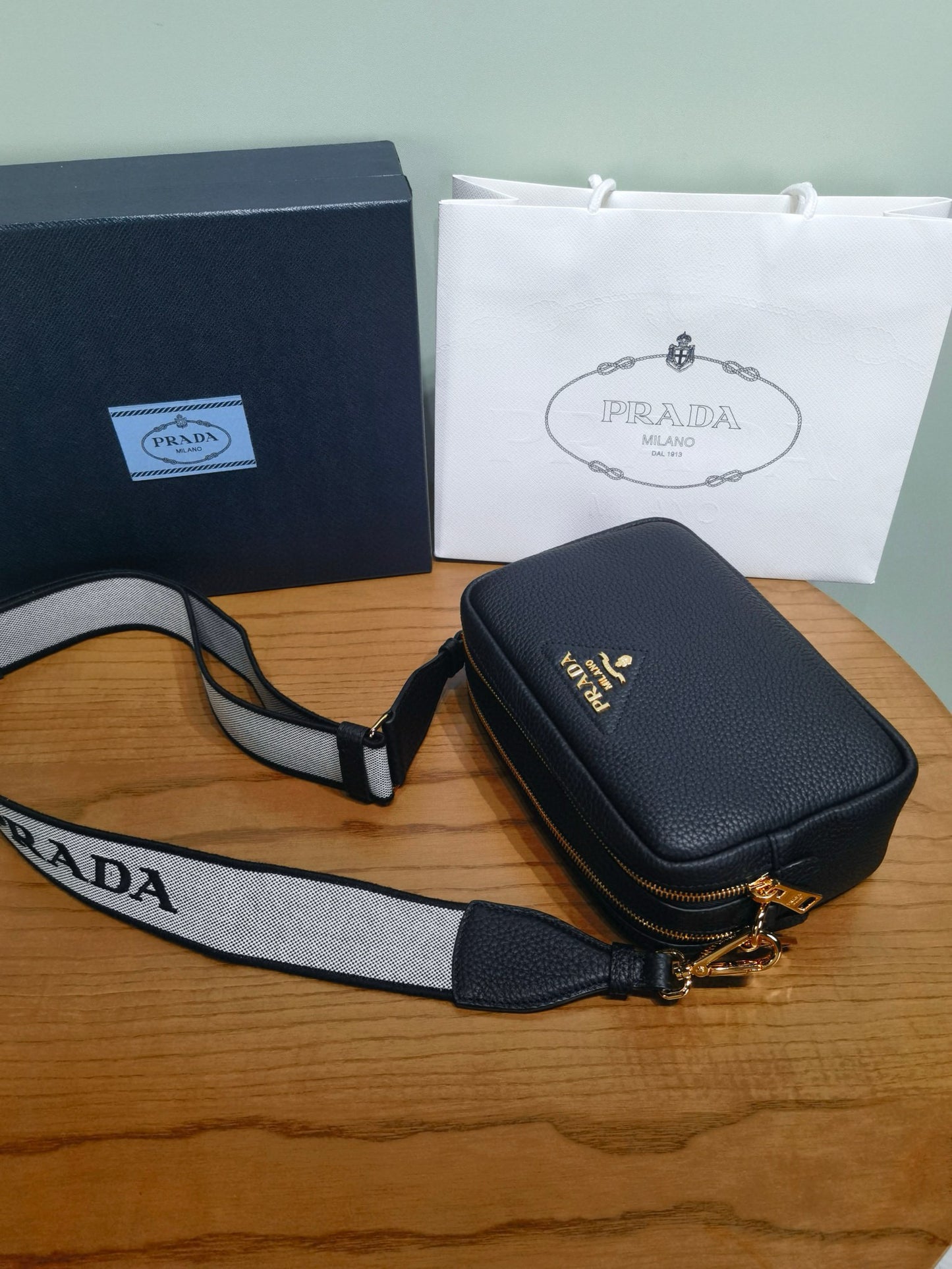 PD Small Camera Crossbody Bag 22x14x8cm