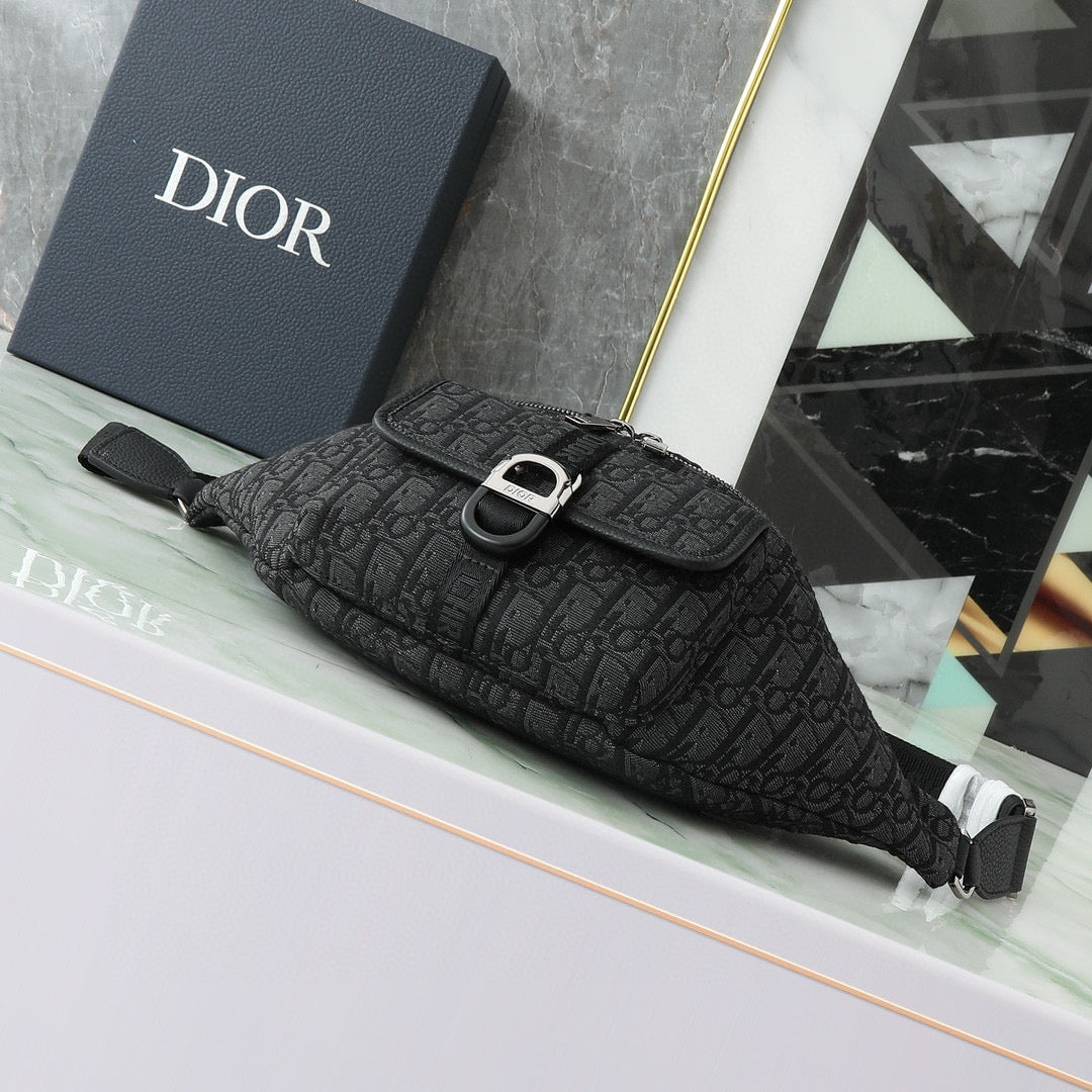 Dior 8 Oblique Belt Bag