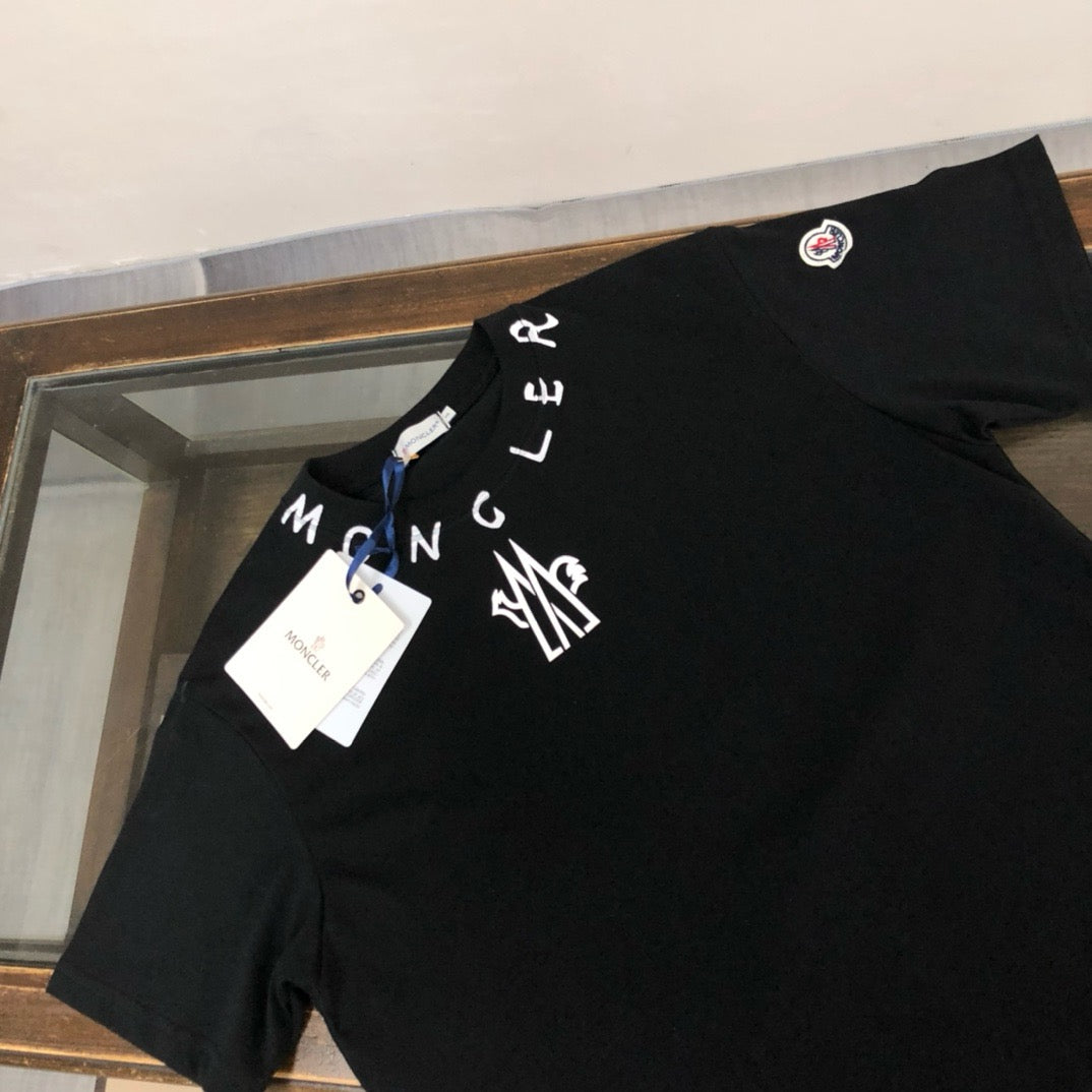 Moncler T-shirt