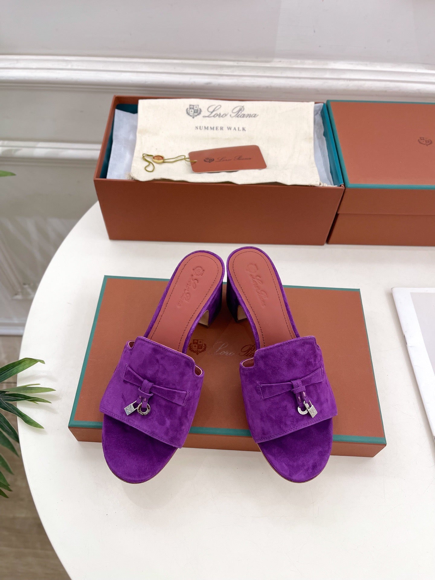 LP Sandals
