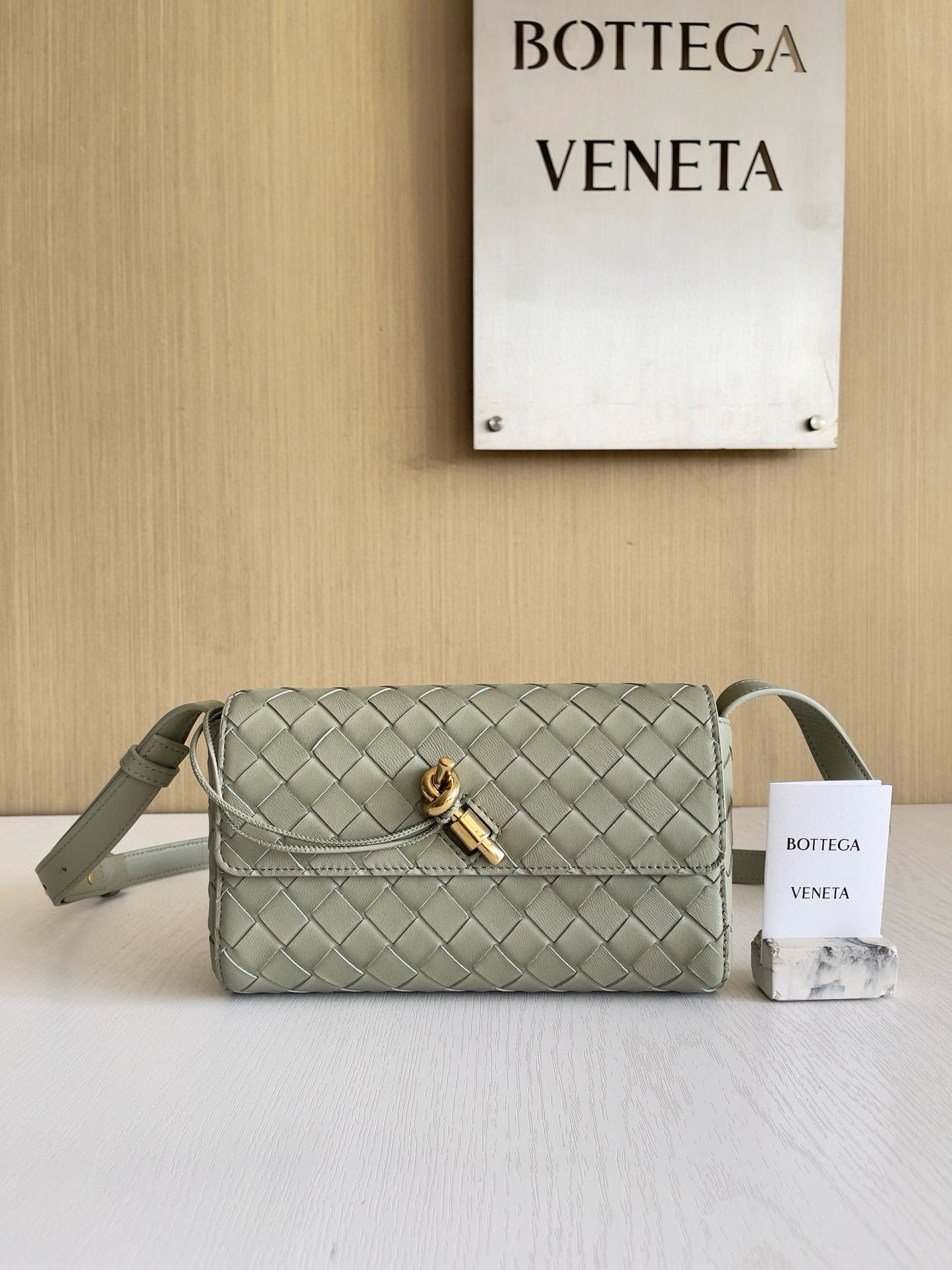 BV Andiamo Clutch Bag 21.5x13x4.5cm