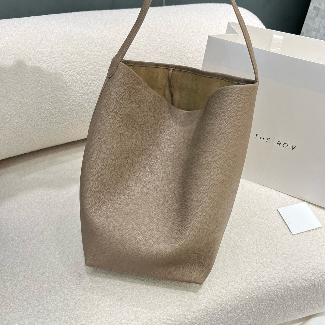 The Row Bucket Bag(44CM*38CM*21CM)