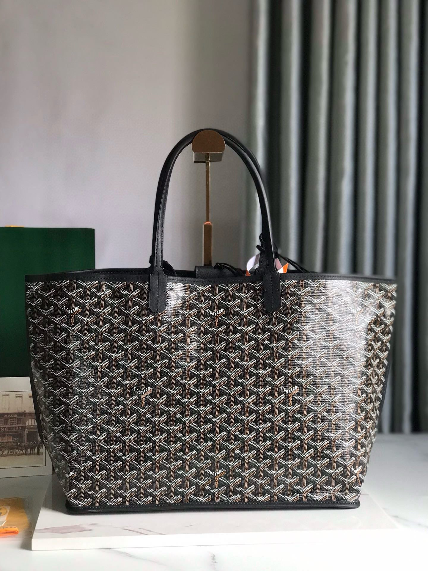 GOYARD REVERSIBLE ANJOU 34*28*15