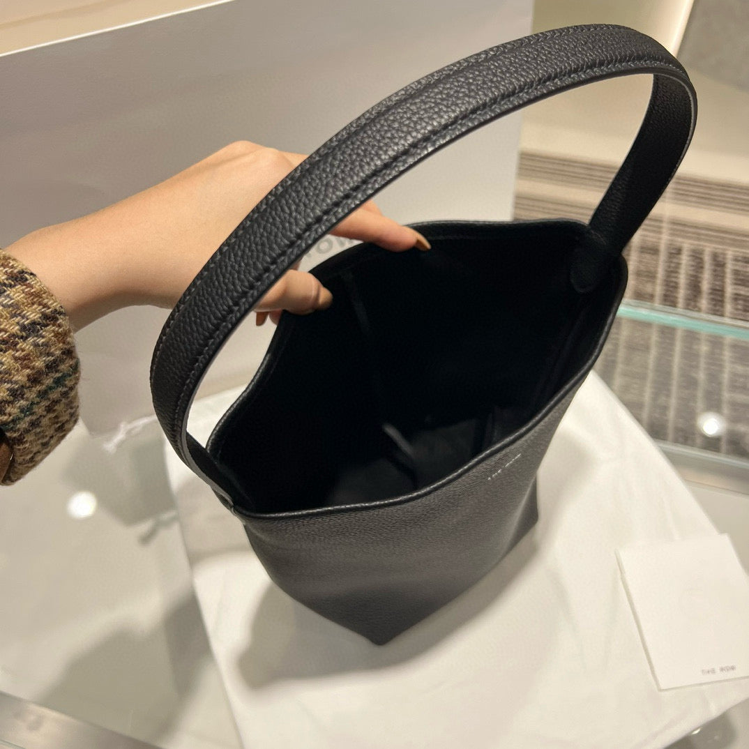 The Row Bucket Bag(24CM*22CM*11CM)