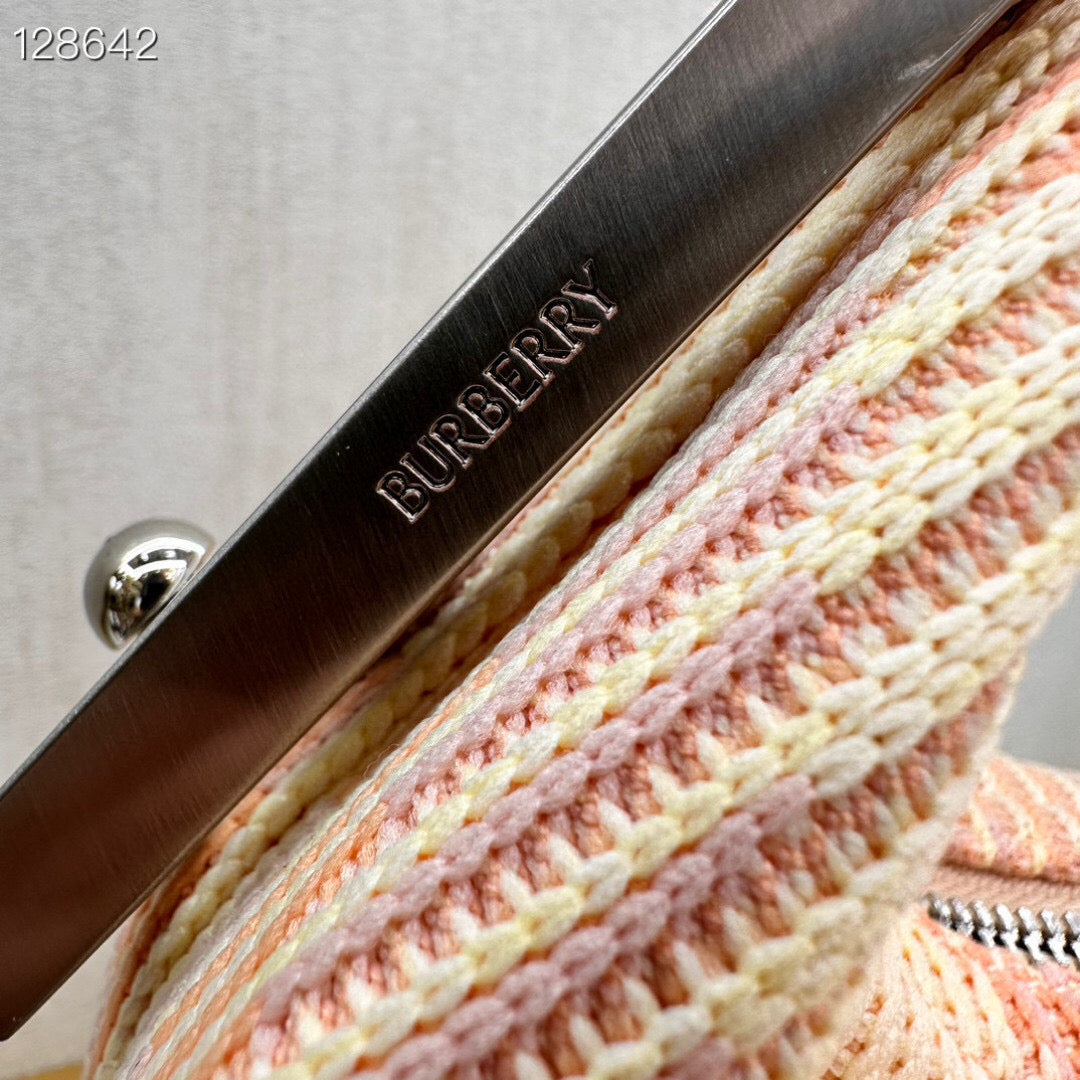 Burberry Peg Handle (Medium)