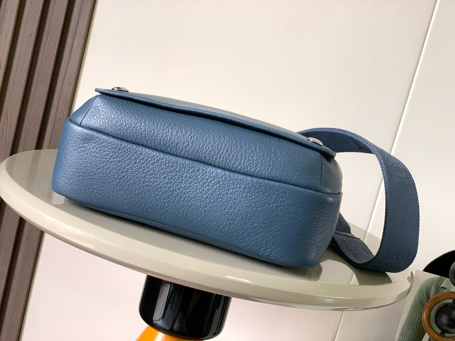 Loewe Messenger Bag 23x18x9CM