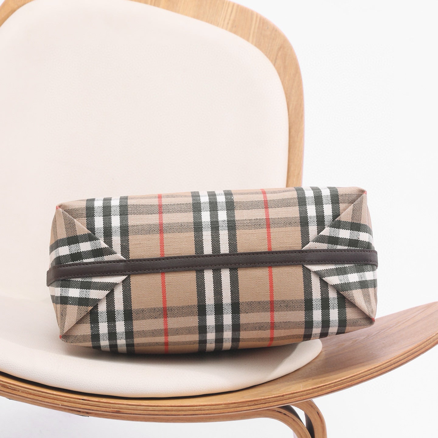 Burberry Highlands Shoulder Bag(35.5CM*18CM*38CM)