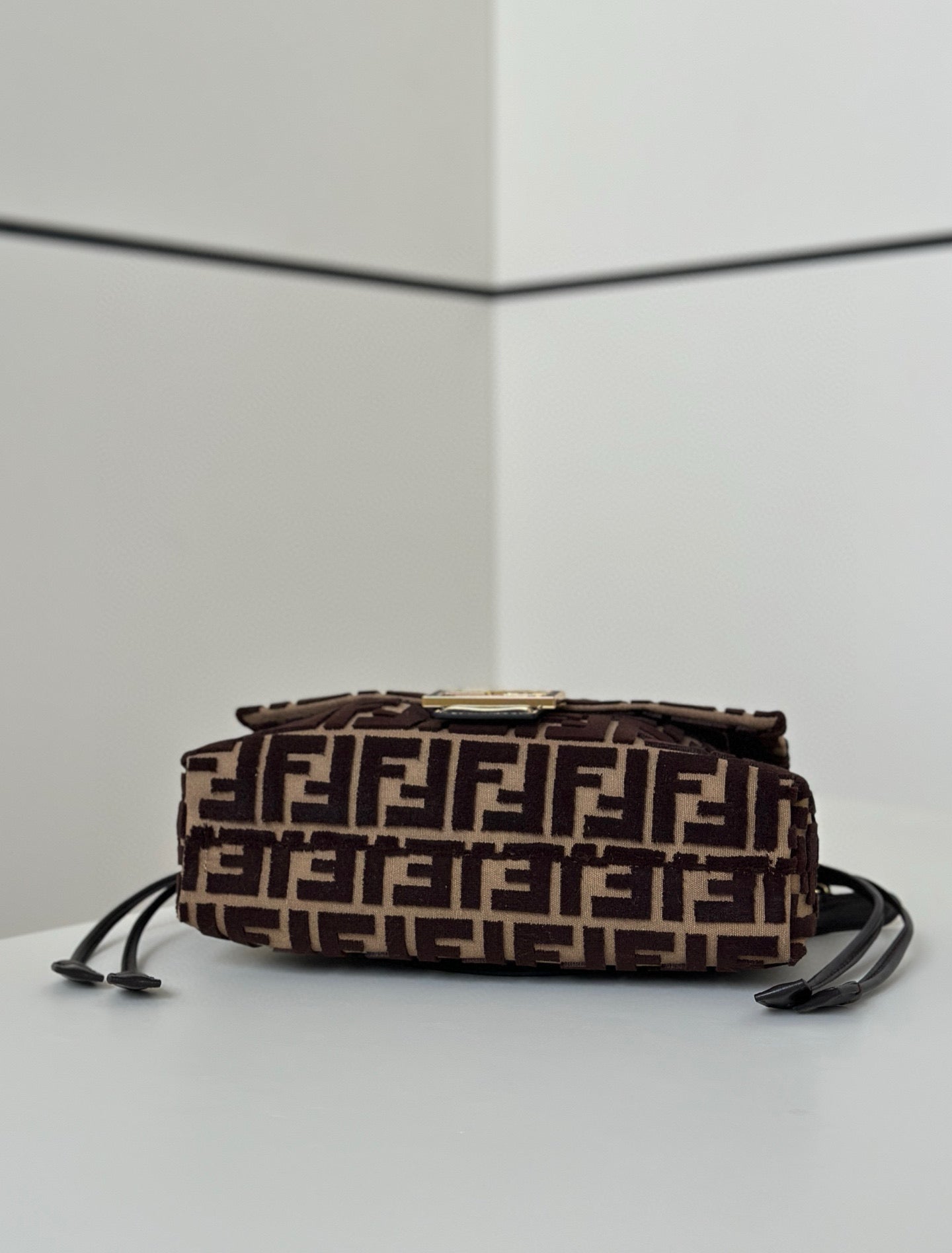 Fendi Mamma Baguette Bag (Medium)