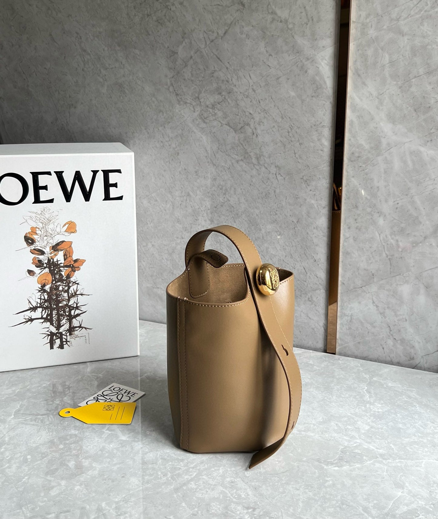Loewe Pebble Bucket Bag(16x16x19.5cm)