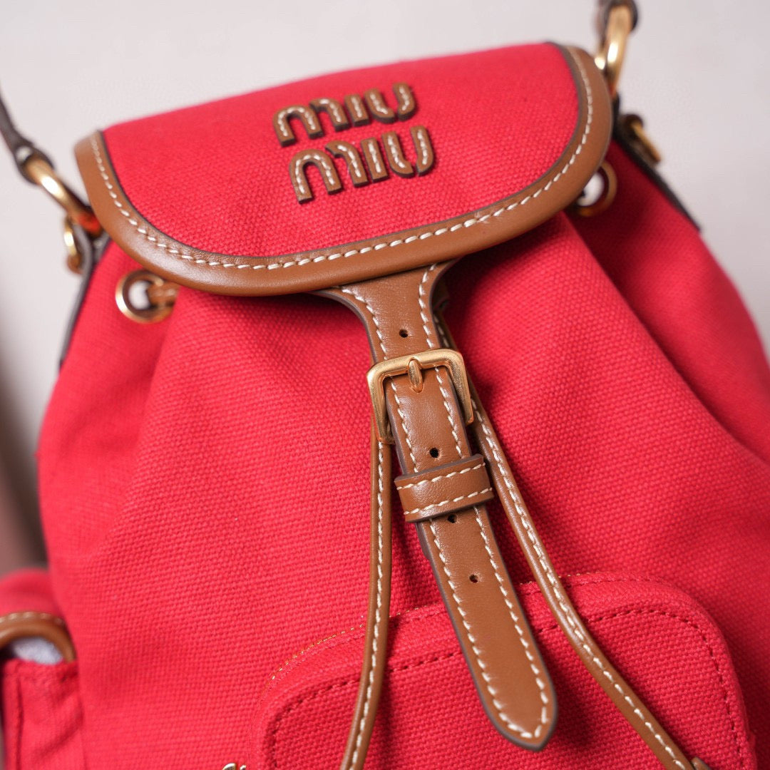 Miu Miu Backpack 22x18x11.5cm