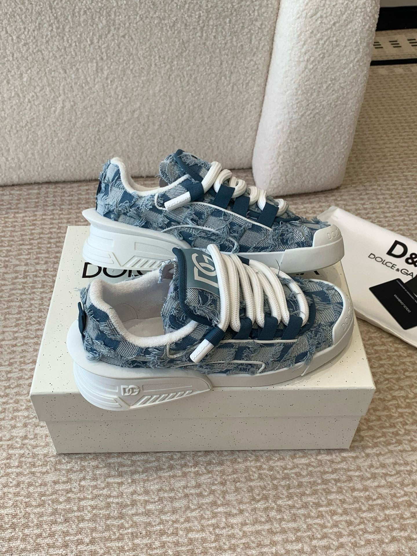 DG Sneakers