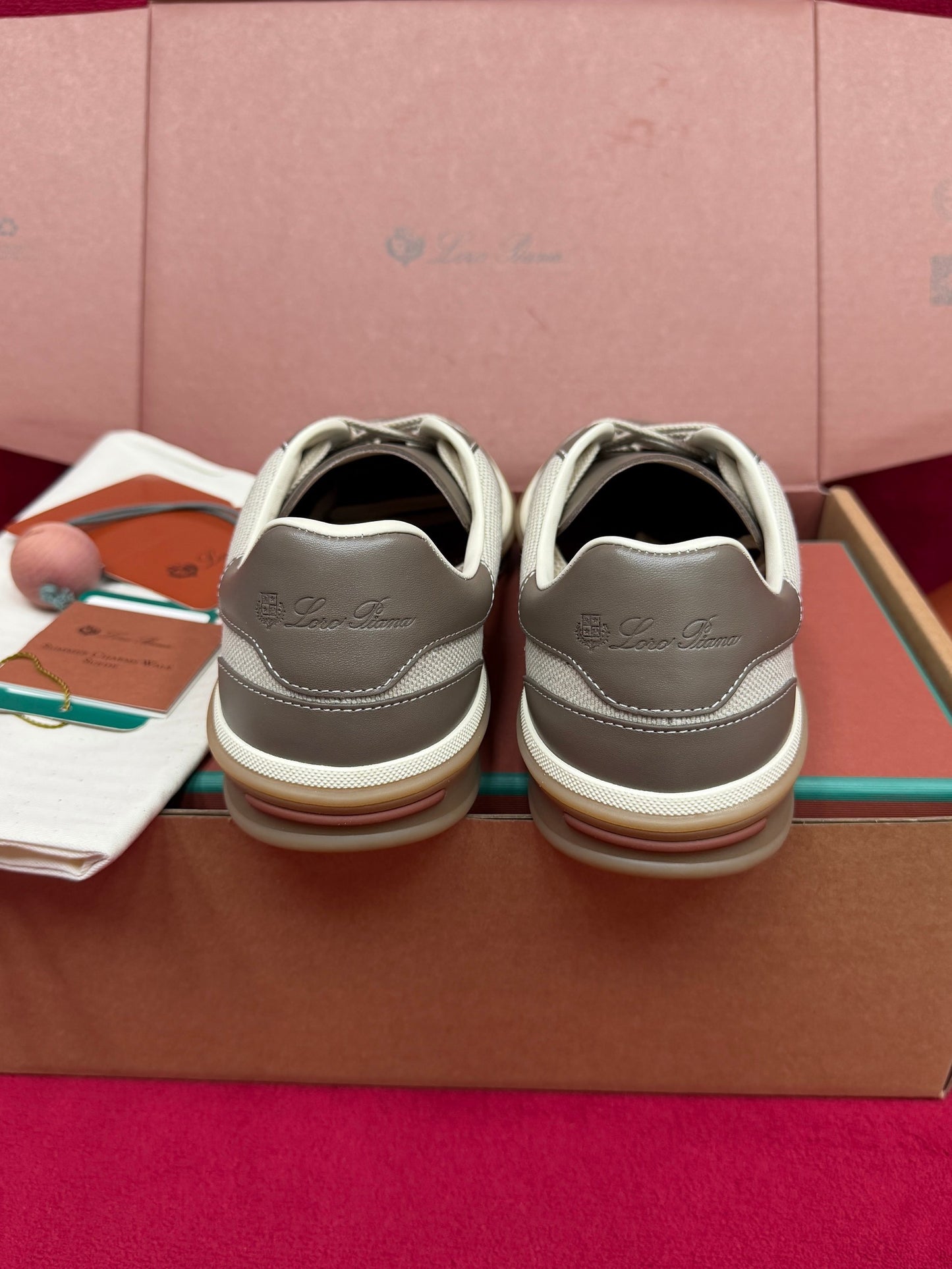 LP Sneakers