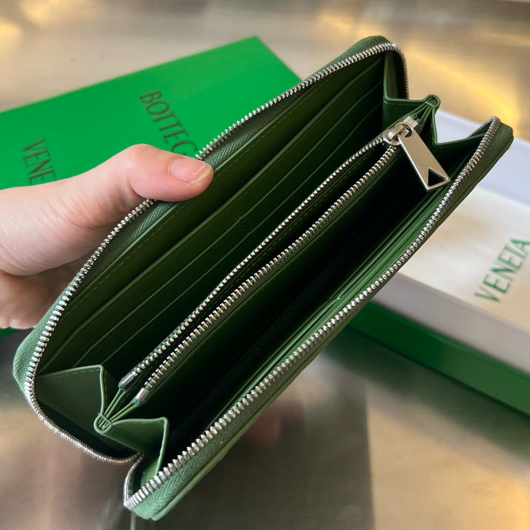 Bottega Veneta Long Zipped Wallet