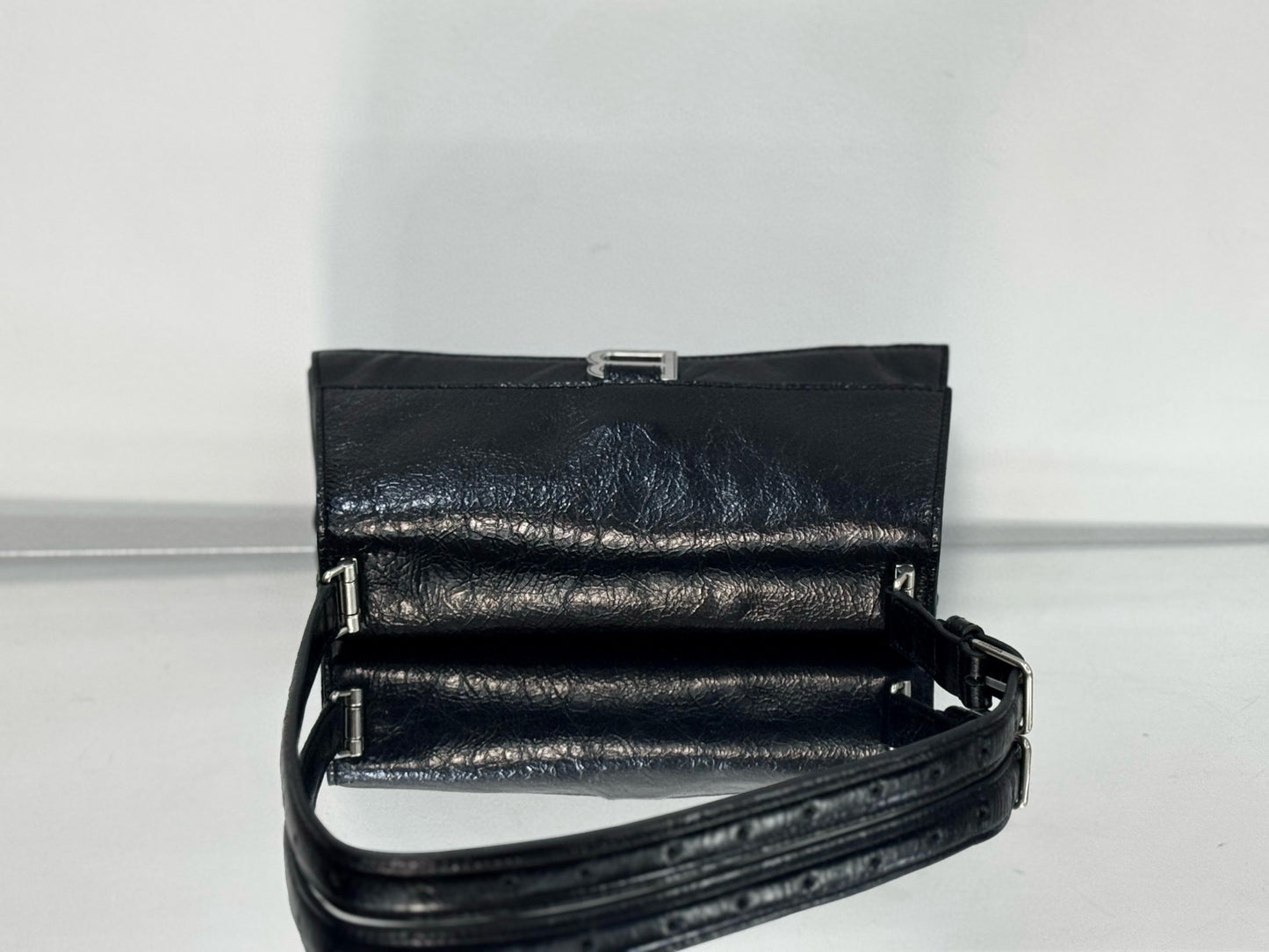 BLCG Crush Shoulder Bag
(25x15x8cm)
