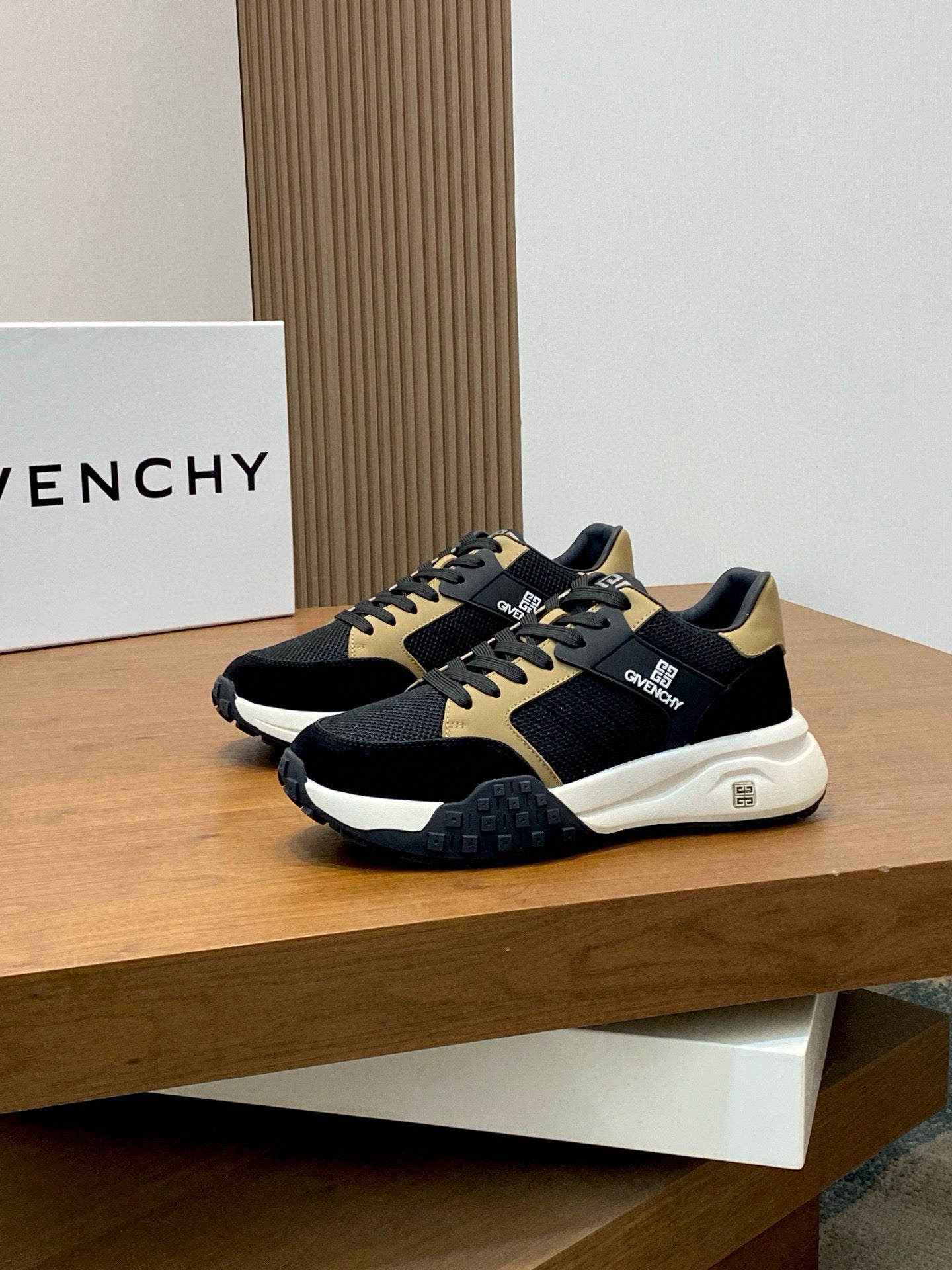 Givenchy Sneakers